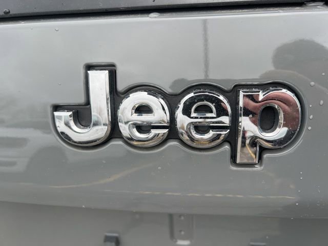Used 2019 Jeep Cherokee Limited AWD/4WD image 7