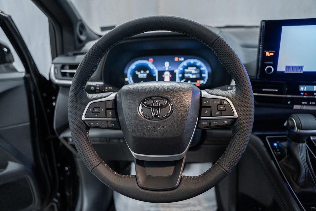 New 2026 Toyota Sienna XLE Woodland Edition image 30