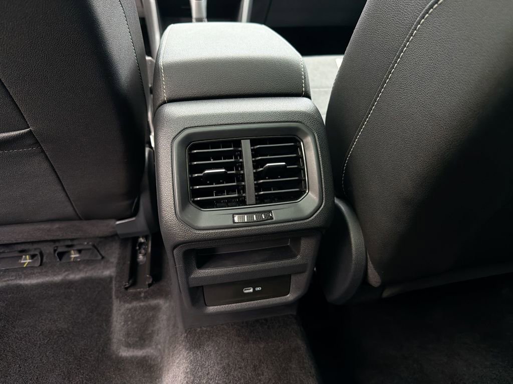 Used 2024 Volkswagen Taos SE AWD/4WD image 25