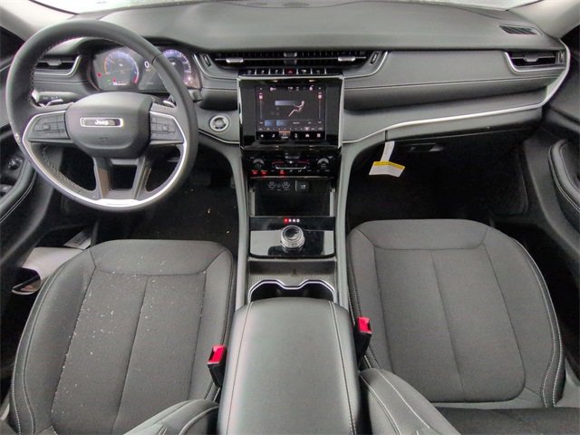 Used 2024 Jeep Grand Cherokee Laredo X image 23