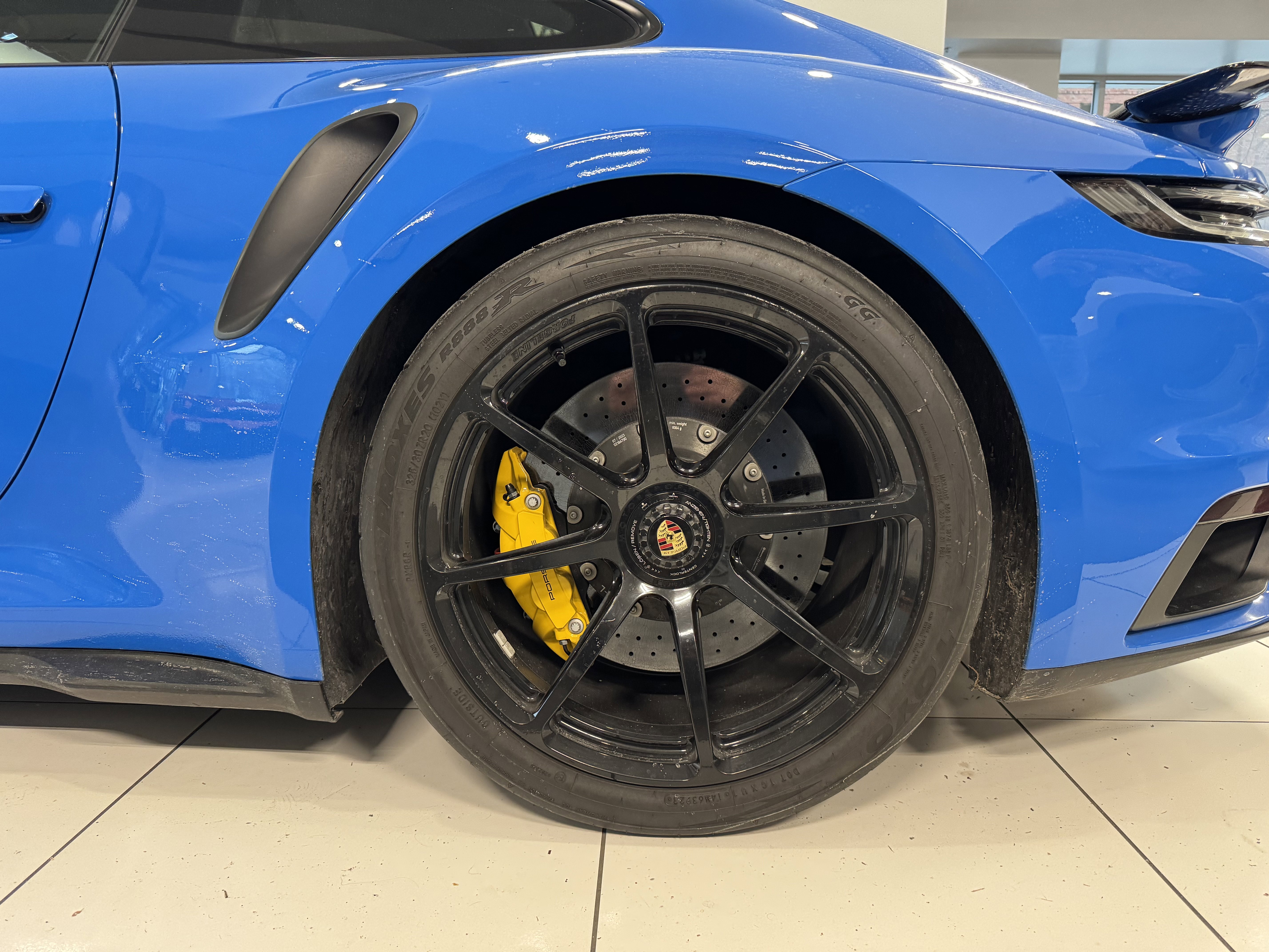 Used 2023 Porsche 911 image 19