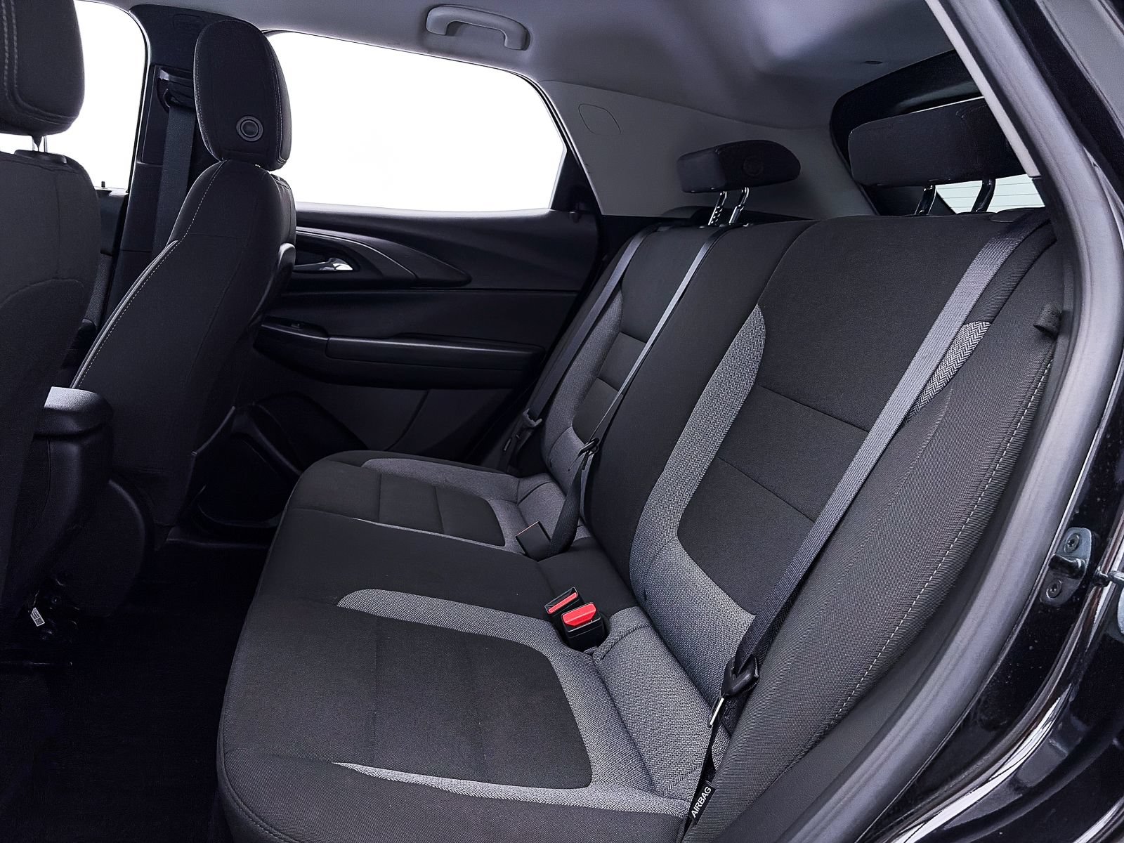 Used 2023 Chevrolet TrailBlazer LT FWD image 33