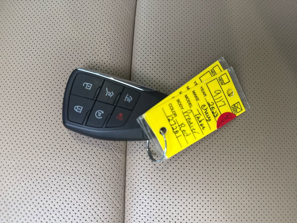 Used 2023 Chevrolet Tahoe Premier image 36