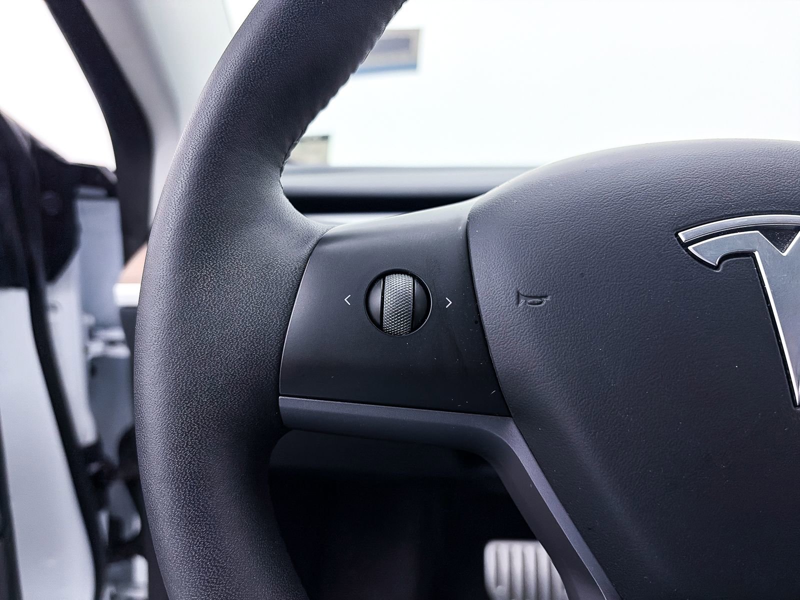 Used 2023 Tesla Model 3 Performance image 22