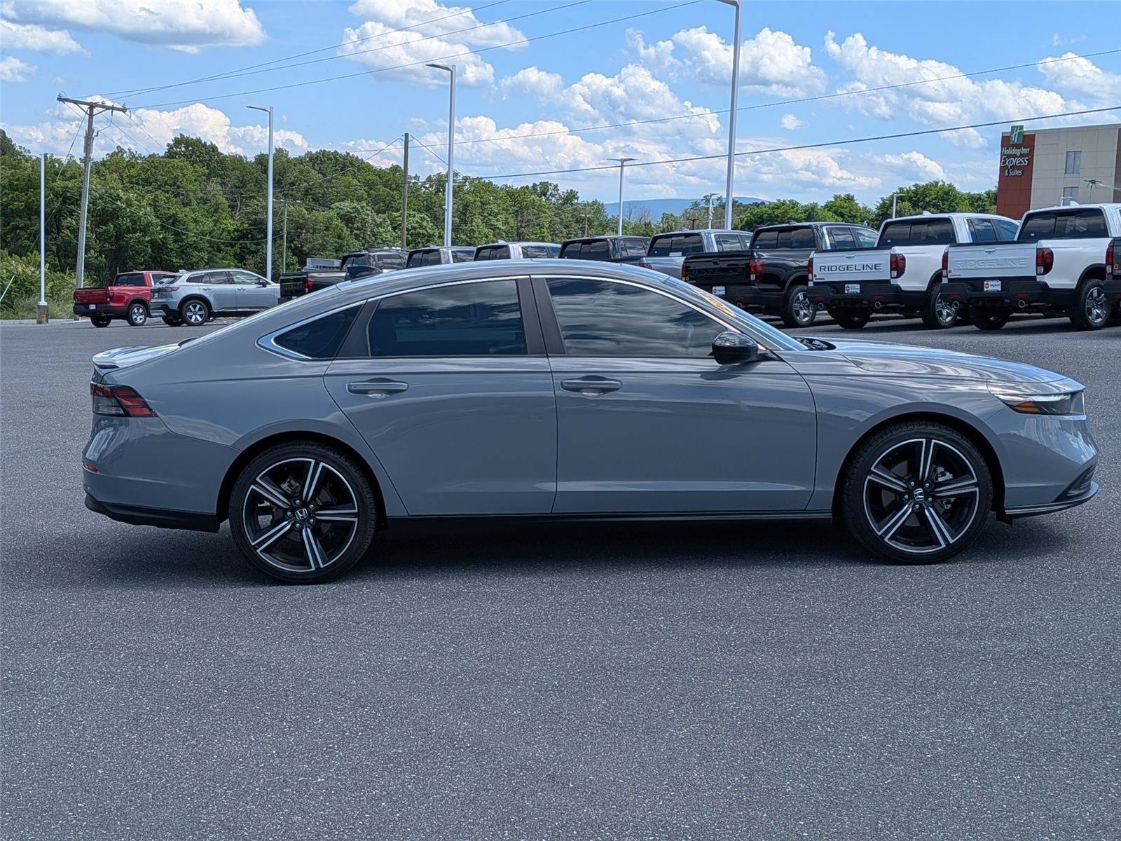 Used 2023 Honda Accord Sport image 4