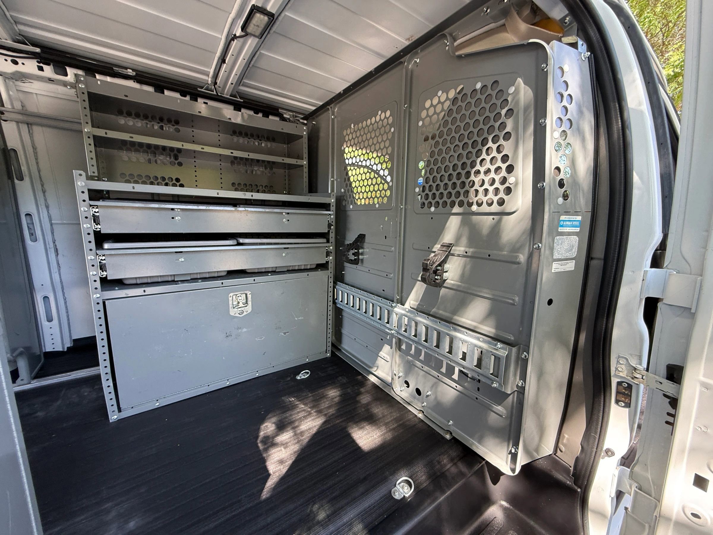 Used 2015 Chevrolet Express 2500 Van 3D image 21