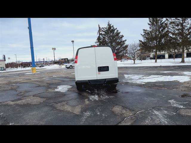 Used 2017 Chevrolet Express 3500 Extended image 29