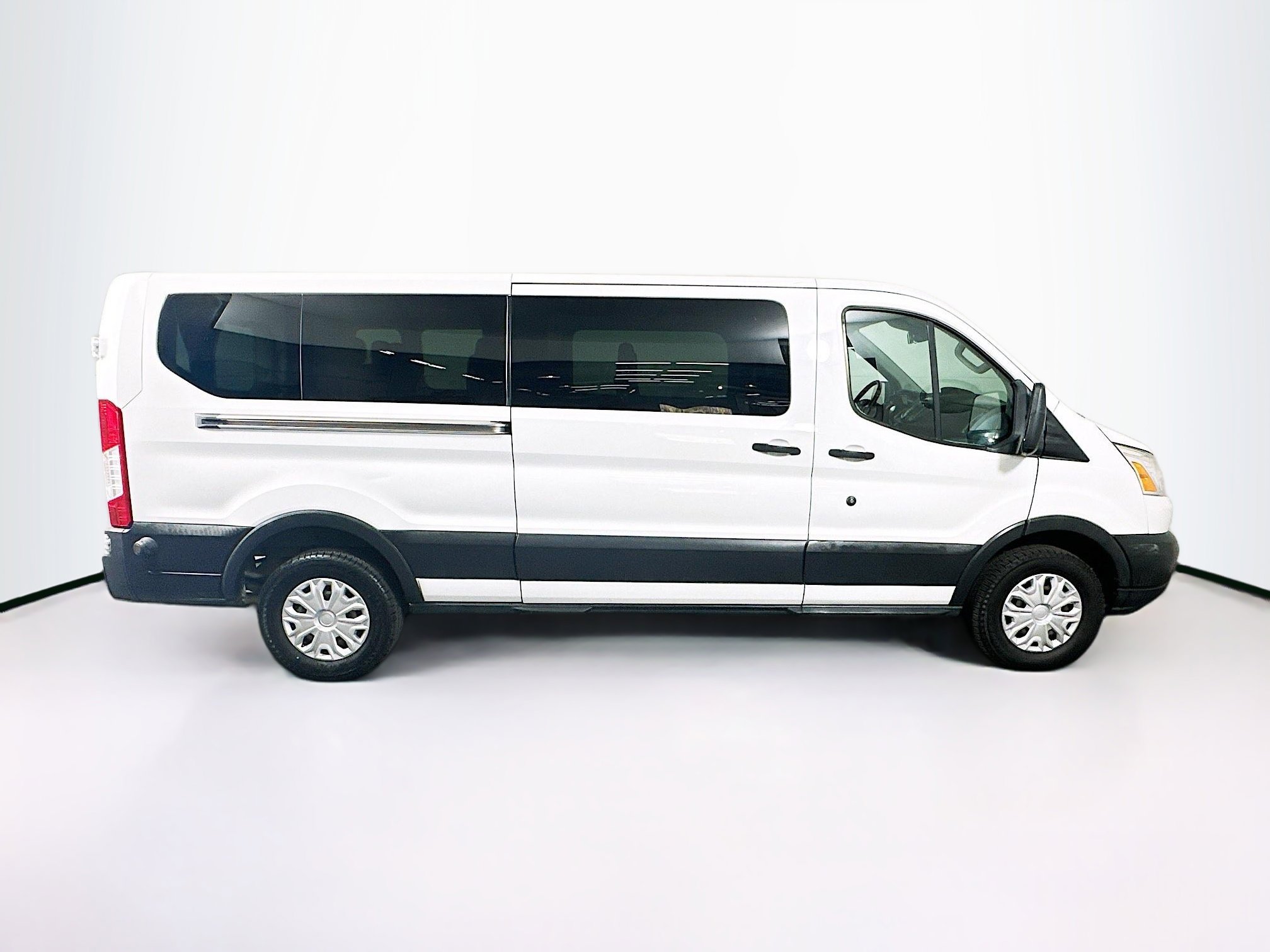 Used 2017 Ford Transit 350 XLT image 10