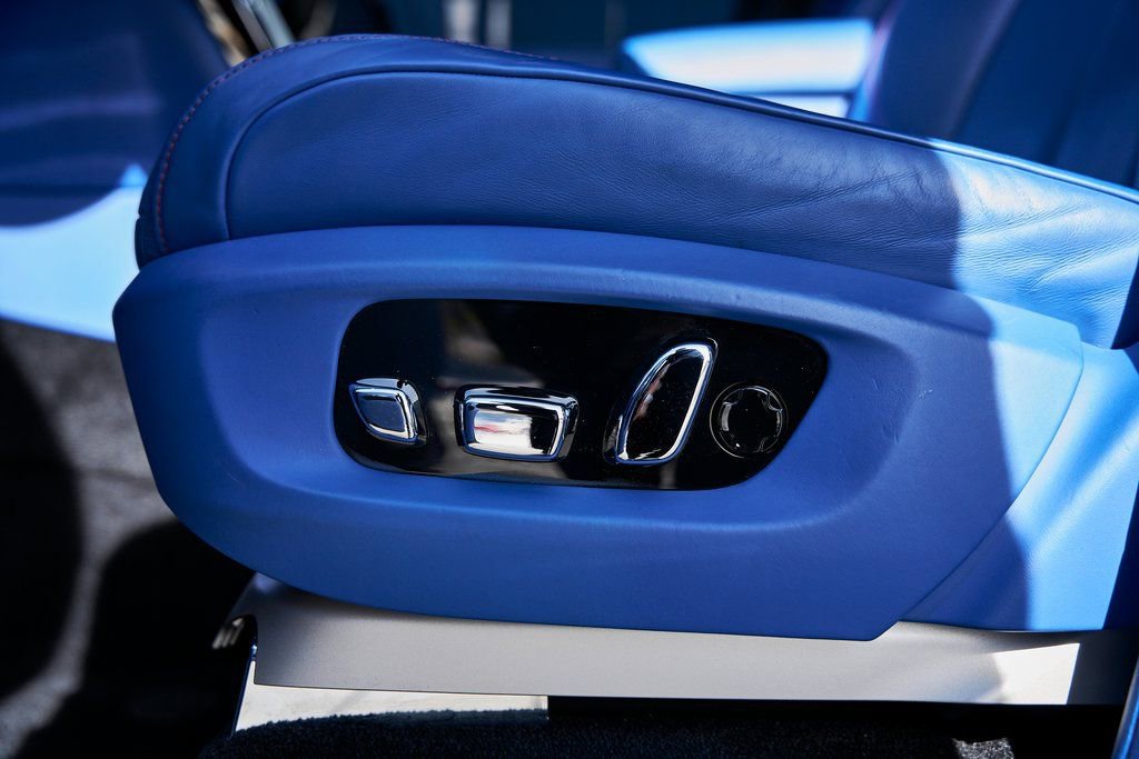 Used 2021 Rolls-Royce Cullinan Black Badge image 42