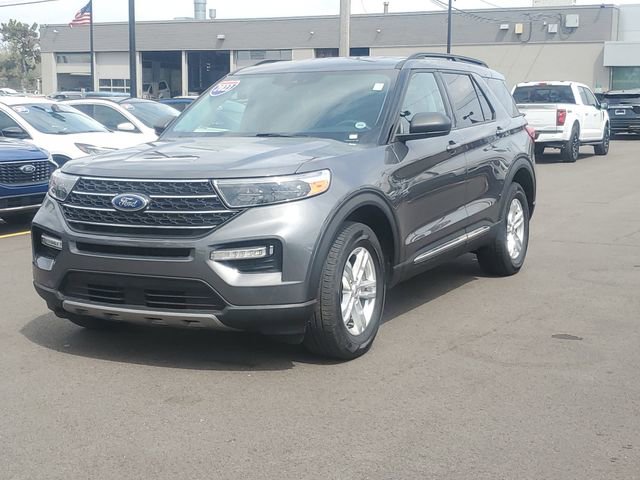 Certified 2023 Ford Explorer XLT w/ Equipment Group 202A AWD/4WD image 2