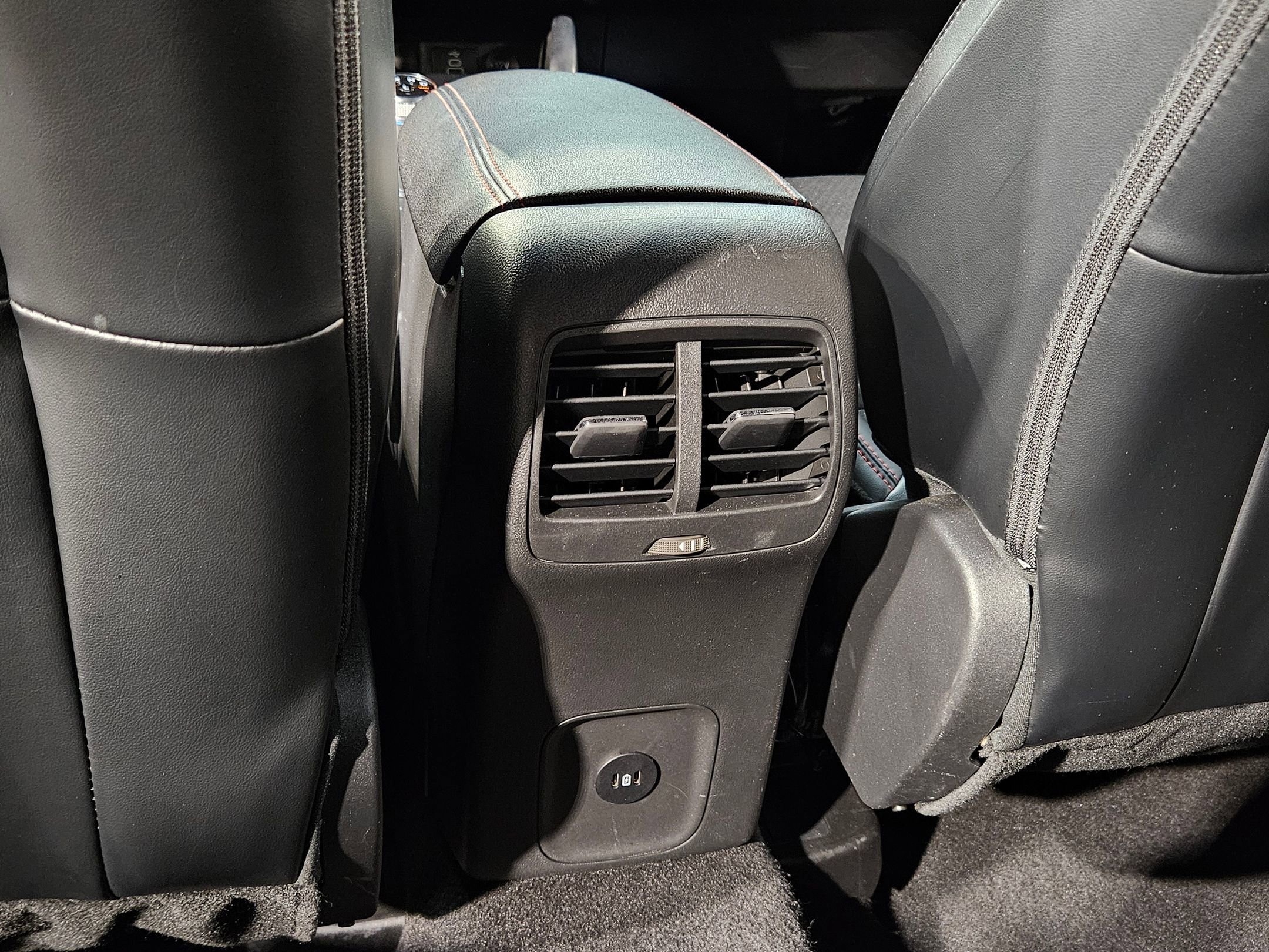 Used 2024 Ford Escape ST-Line AWD/4WD image 36