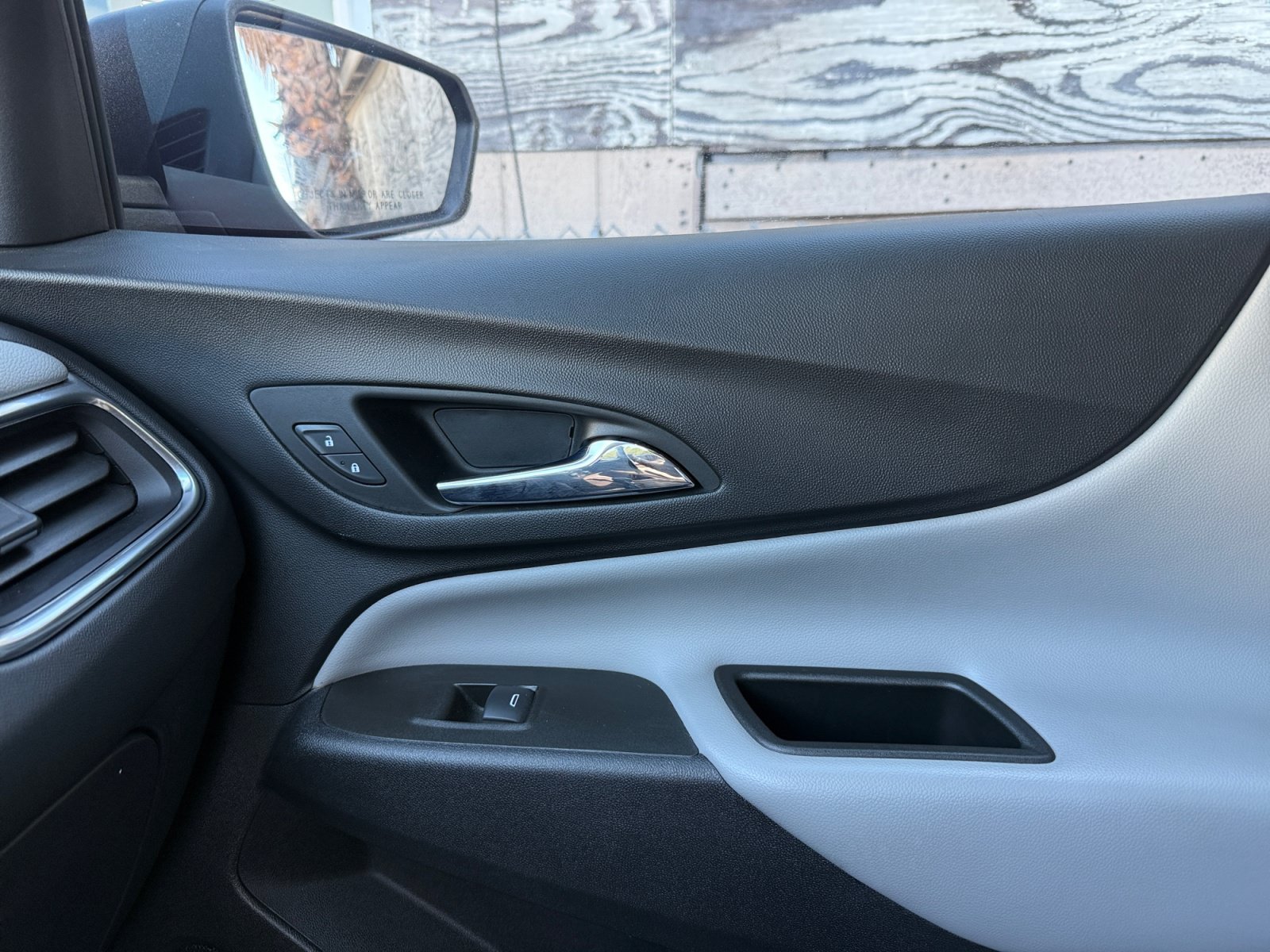 Used 2022 Chevrolet Equinox LS FWD image 19