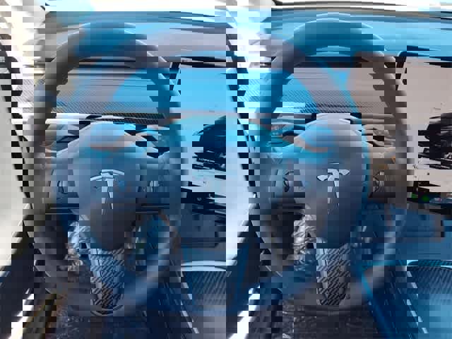 Used 2023 Tesla Model Y Long Range image 21