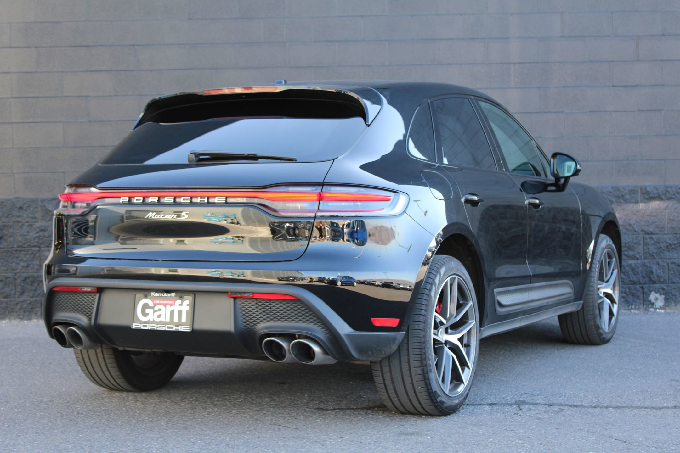 Certified 2023 Porsche Macan S image 10
