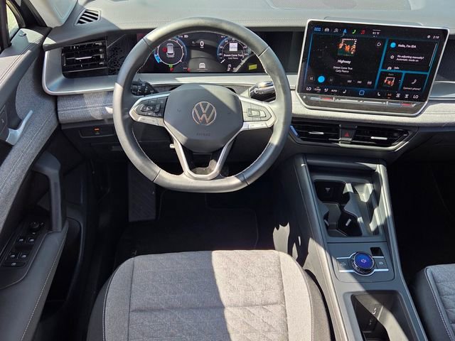 Used 2025 Volkswagen Tiguan S image 7