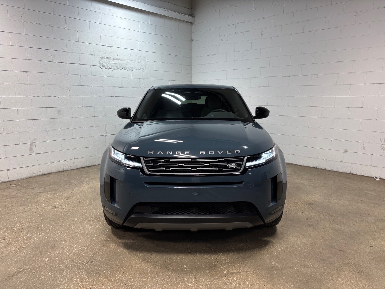New 2026 Land Rover Range Rover Evoque S AWD/4WD image 3