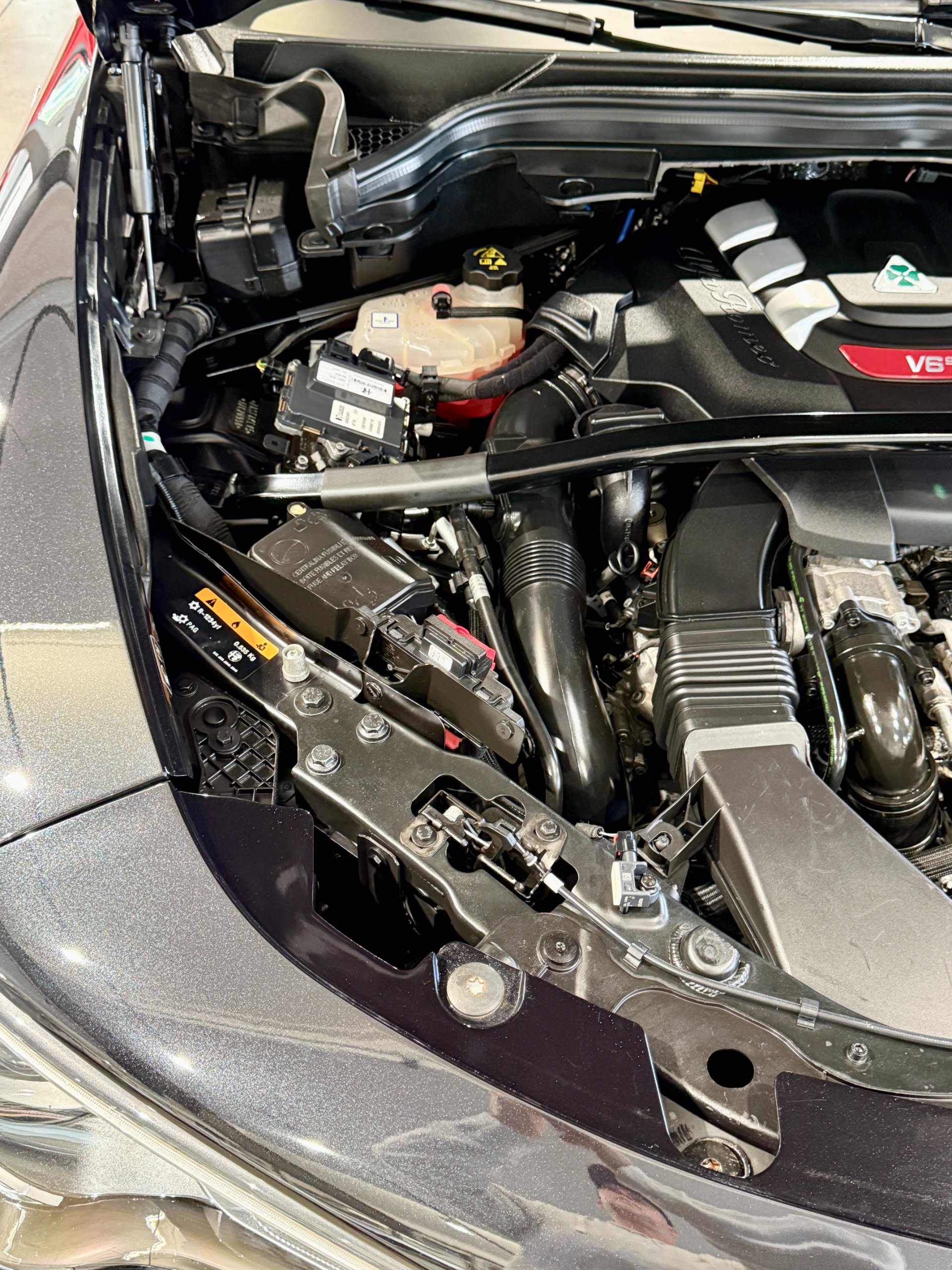 Used 2018 Alfa Romeo Stelvio Quadrifoglio w/ Driver Assist Dynamic Package AWD/4WD image 79