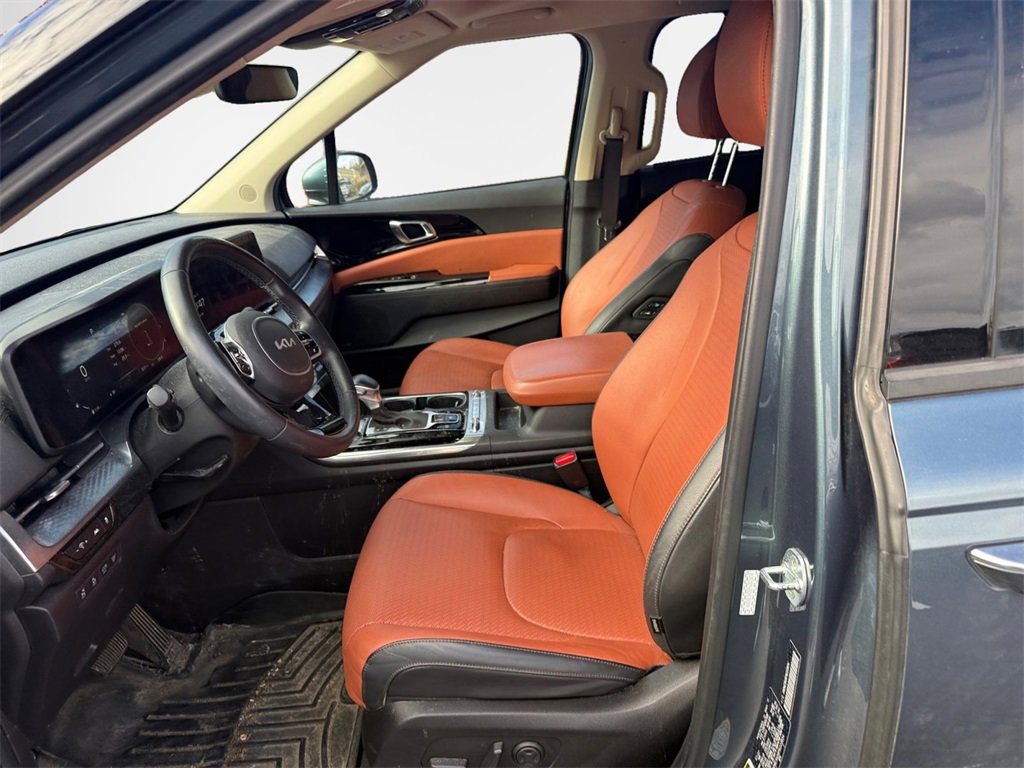Certified 2023 Kia Carnival SX Prestige image 11