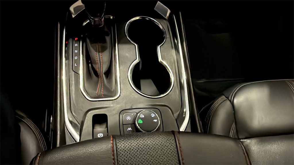 Used 2023 Chevrolet Traverse RS image 29