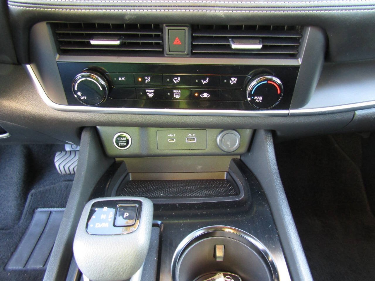 Used 2023 Nissan Rogue S AWD/4WD image 11