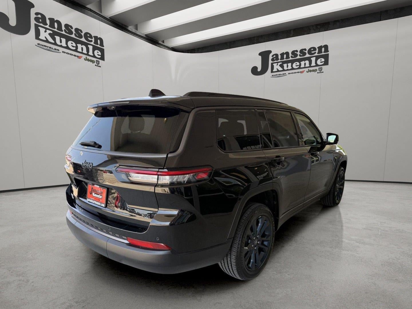 New 2026 Jeep Grand Cherokee L Limited AWD/4WD image 3
