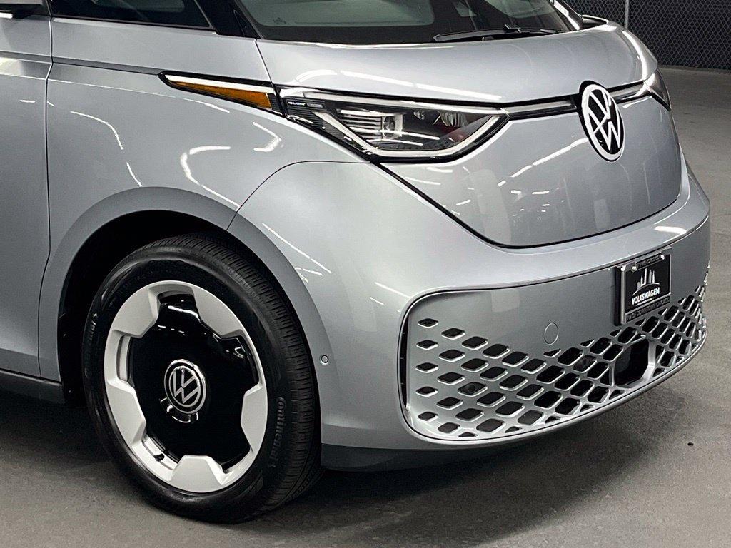 Used 2025 Volkswagen ID. Buzz Pro S RWD image 40