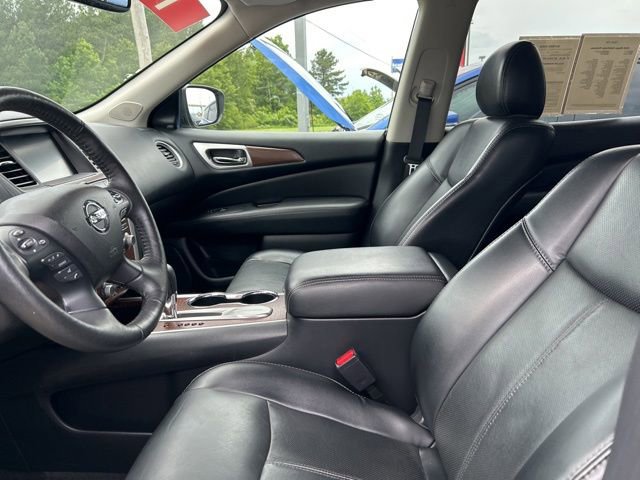 Used 2020 Nissan Pathfinder Platinum FWD image 39