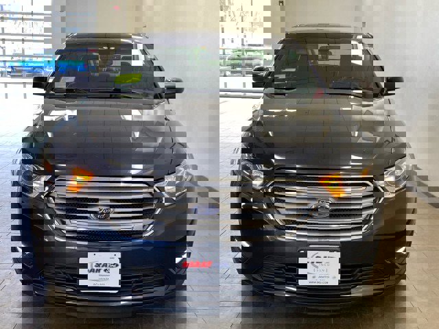 Used 2017 Ford Taurus SEL w/ Equipment Group 201A image 3