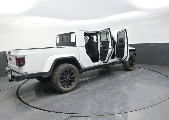 Used 2025 Jeep Gladiator Sport image 32