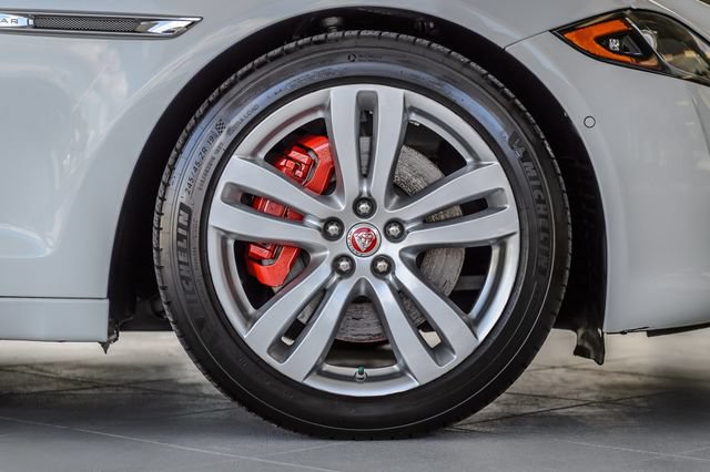 Used 2019 Jaguar XJ L Portfolio RWD image 16