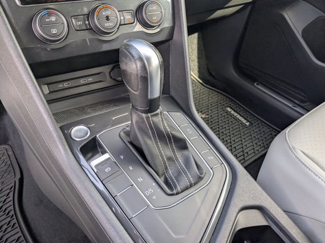 Used 2021 Volkswagen Tiguan SE R-Line FWD image 11