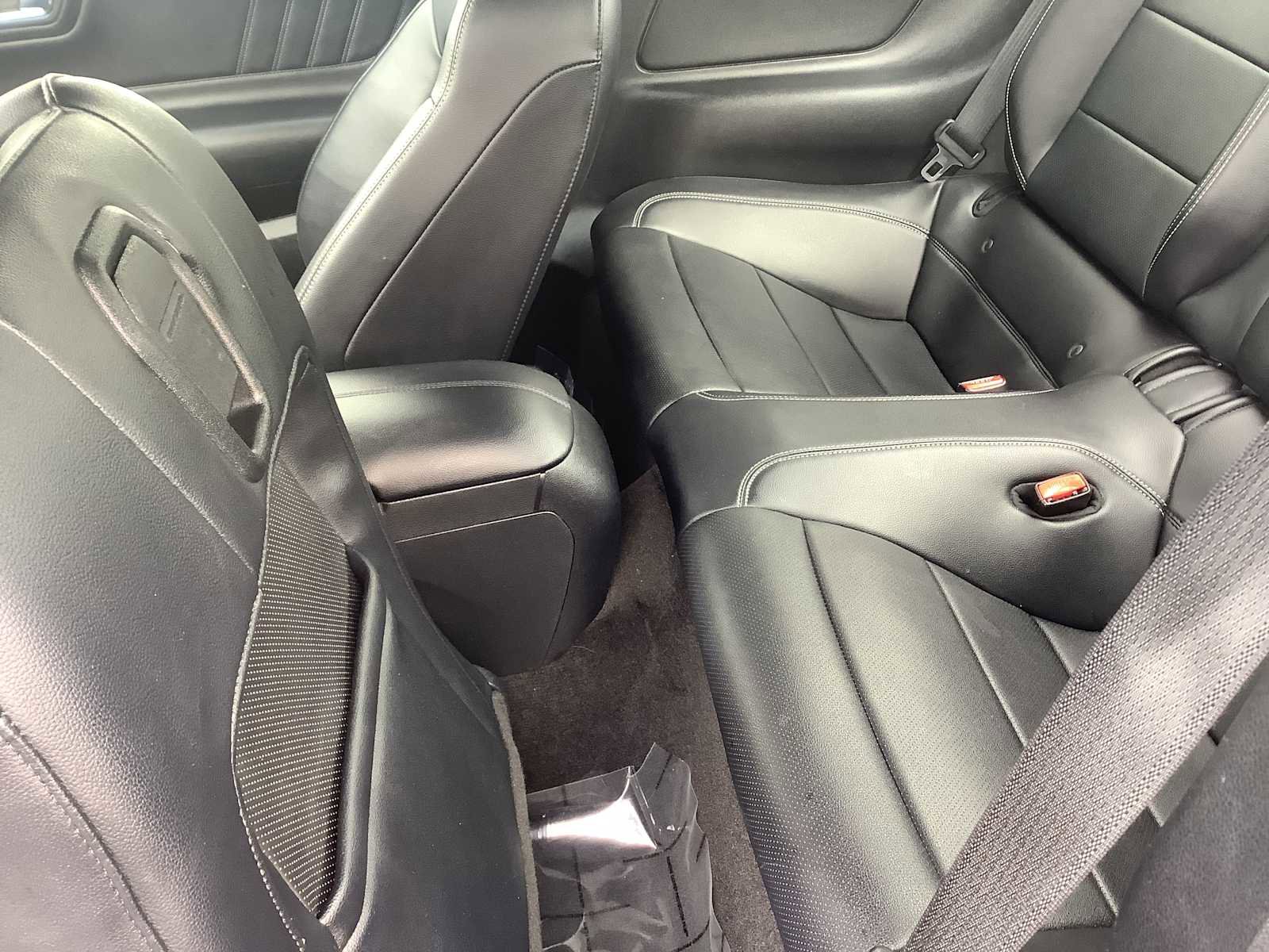 Used 2016 Ford Mustang Premium image 12