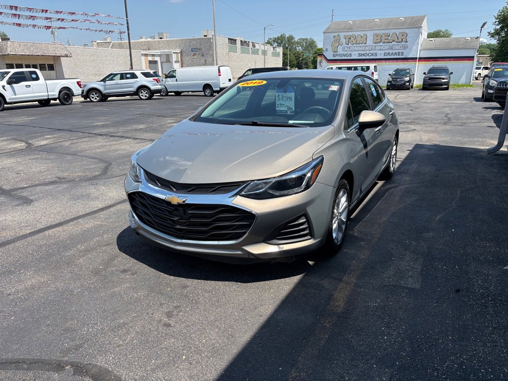 Used 2019 Chevrolet Cruze LT w/ Convenience Package FWD image 6