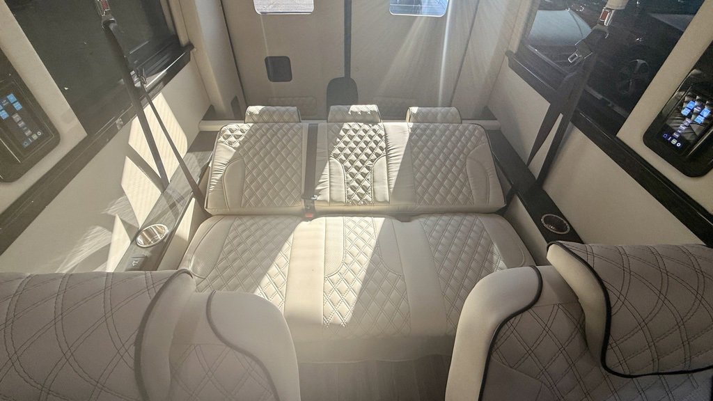 Used 2021 Mercedes-Benz Sprinter 2500 image 14