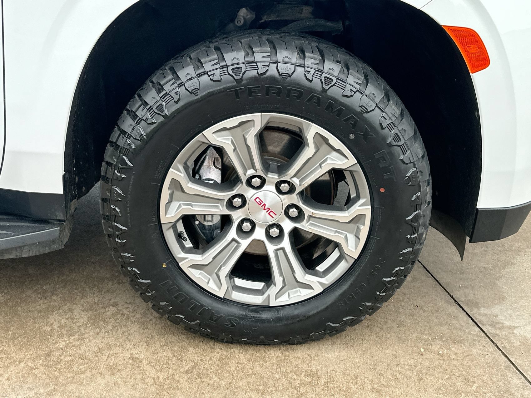 Used 2021 GMC Yukon SLE AWD/4WD image 10