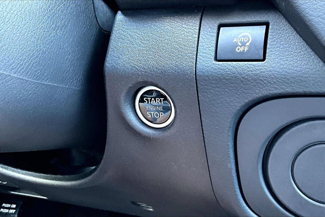 Used 2025 Nissan Frontier SV RWD image 25
