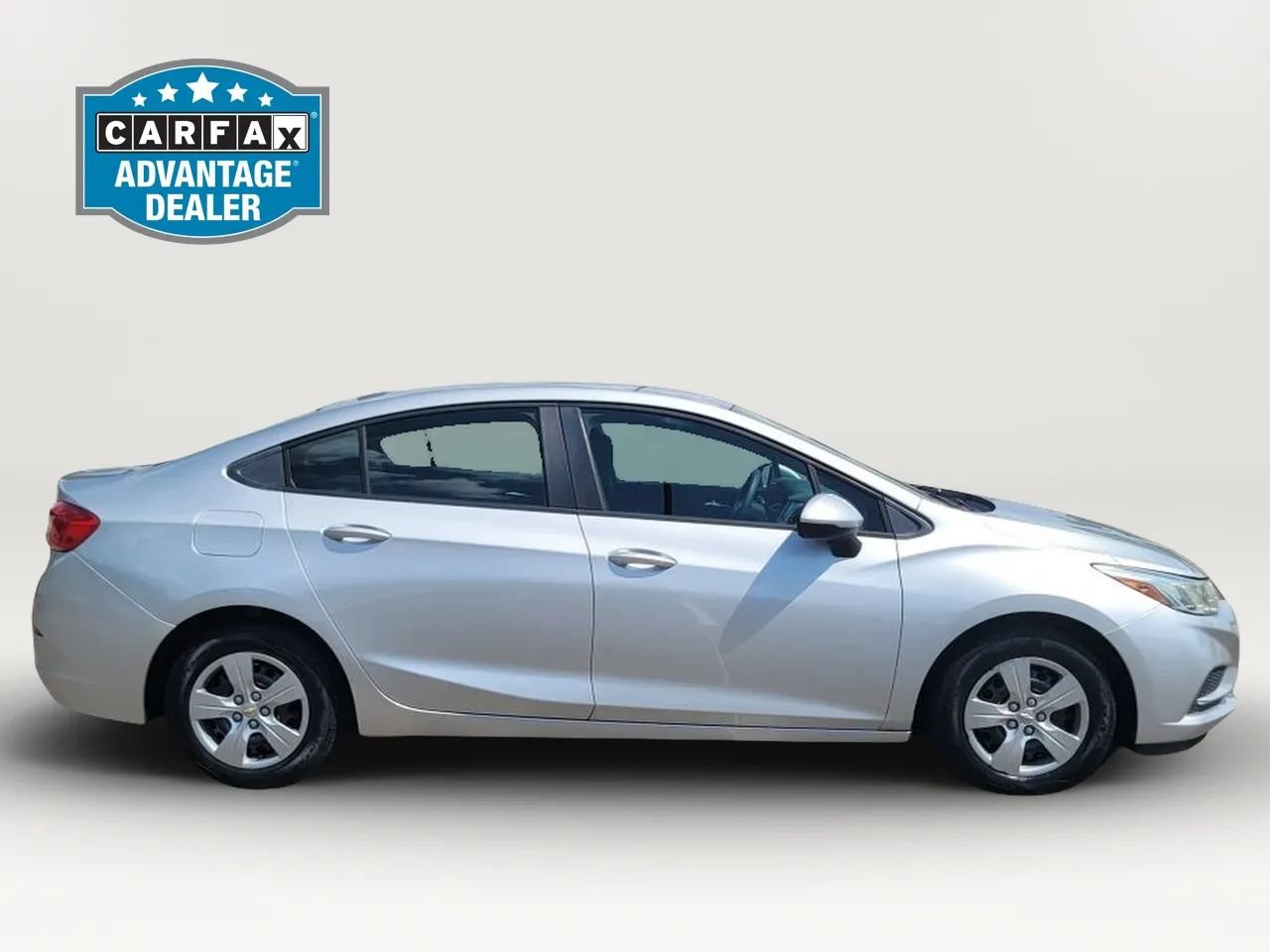 Used 2017 Chevrolet Cruze LS FWD image 4