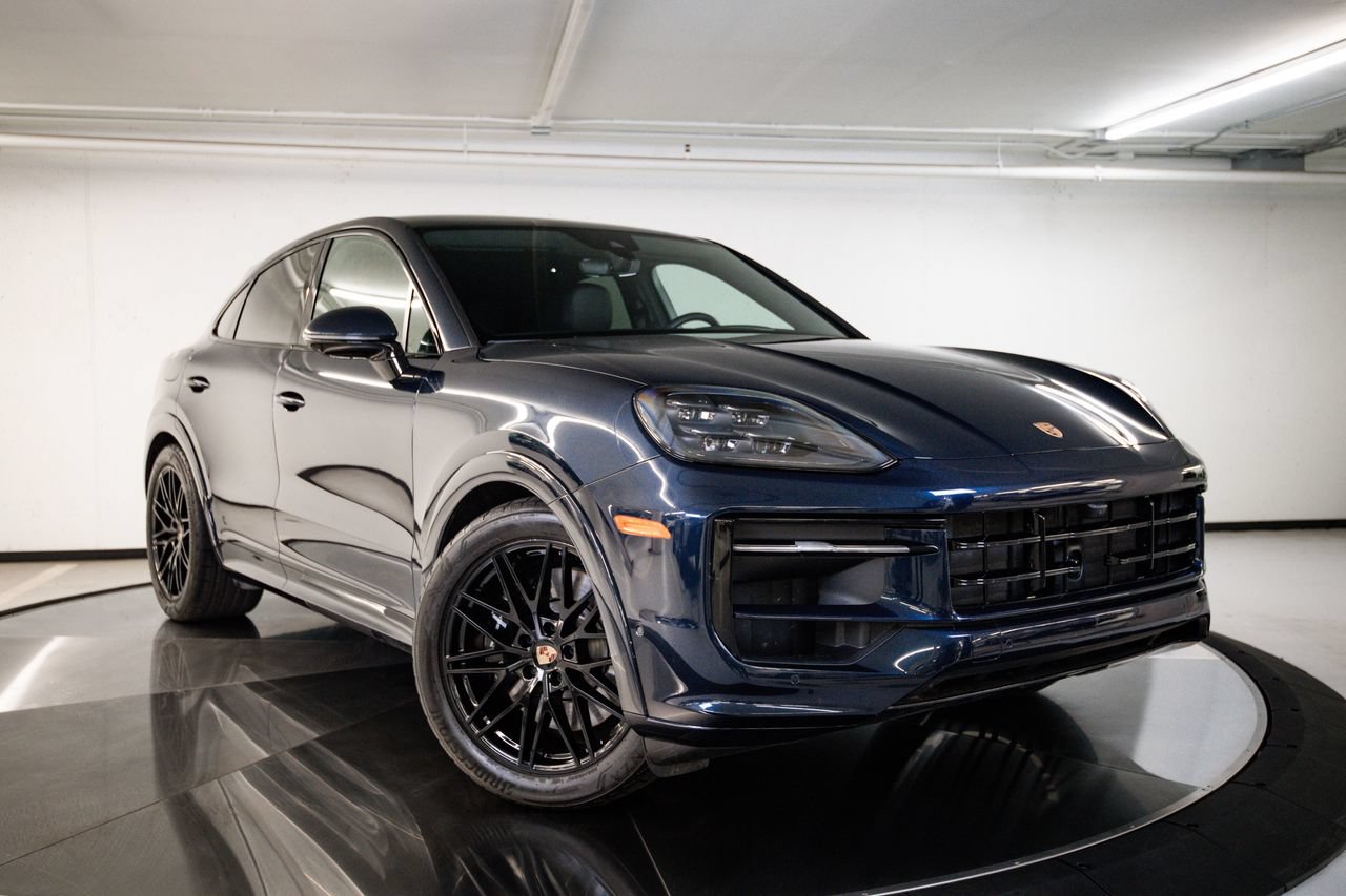 Certified 2025 Porsche Cayenne GTS AWD/4WD image 9