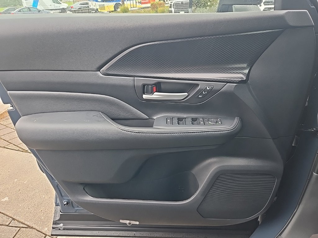 New 2026 Toyota Grand Highlander AWD Hybrid image 17