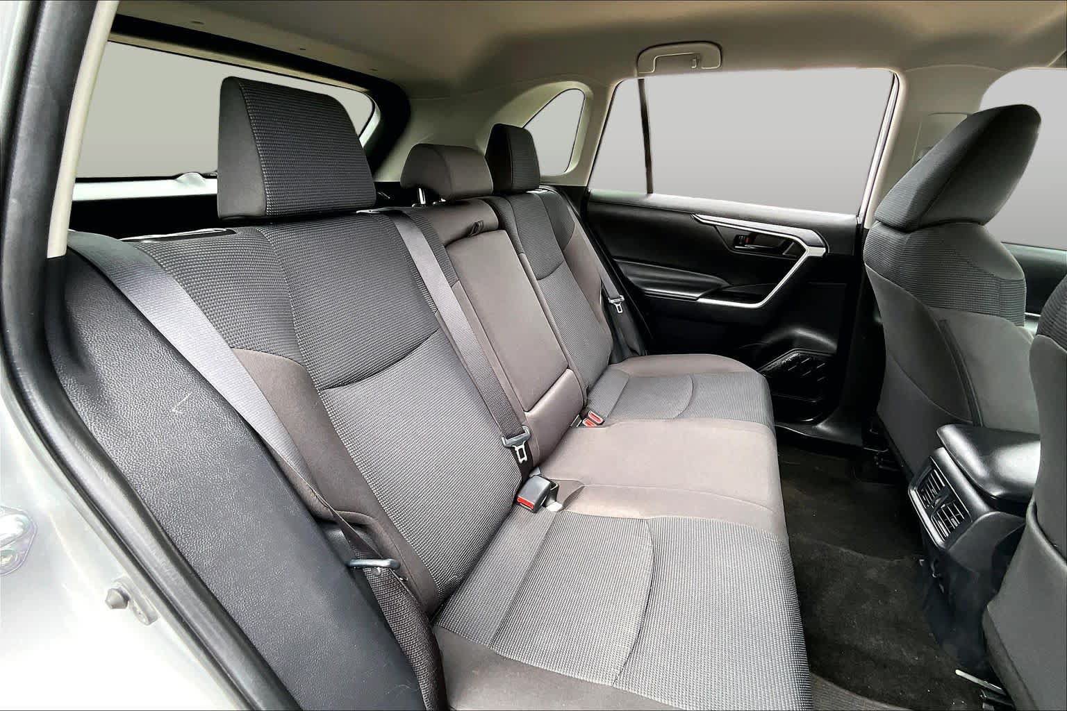 Used 2025 Toyota RAV4 LE AWD/4WD image 19
