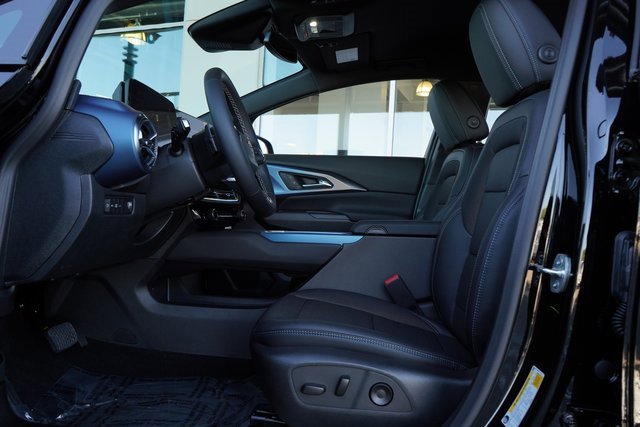 New 2025 Chevrolet Equinox EV LT image 23