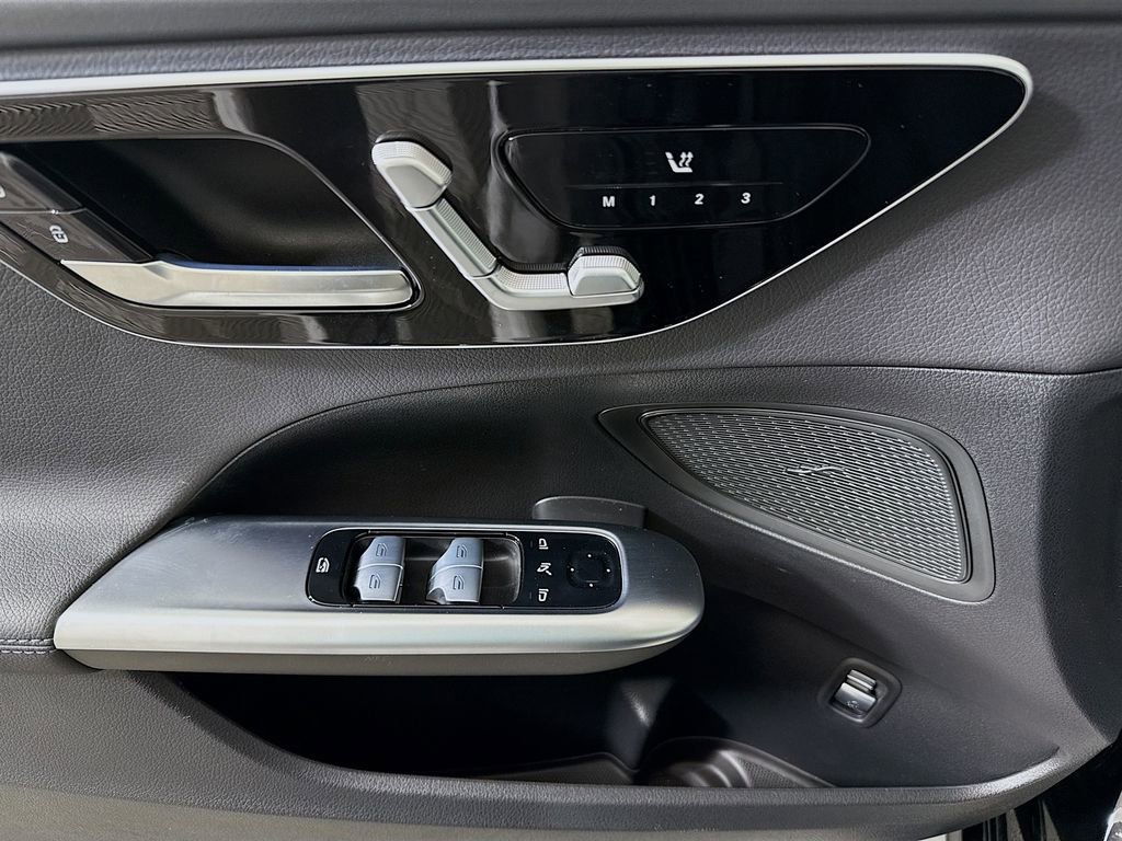 Used 2025 Mercedes-Benz C 300 C 300 image 17