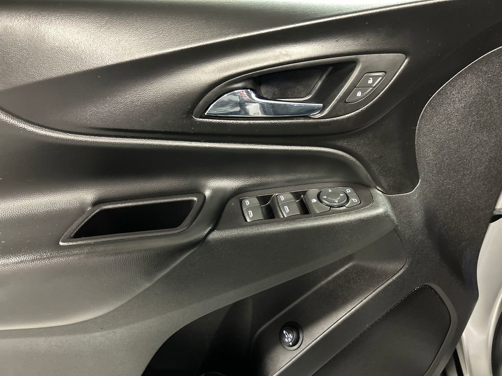 Used 2018 Chevrolet Equinox LT image 14