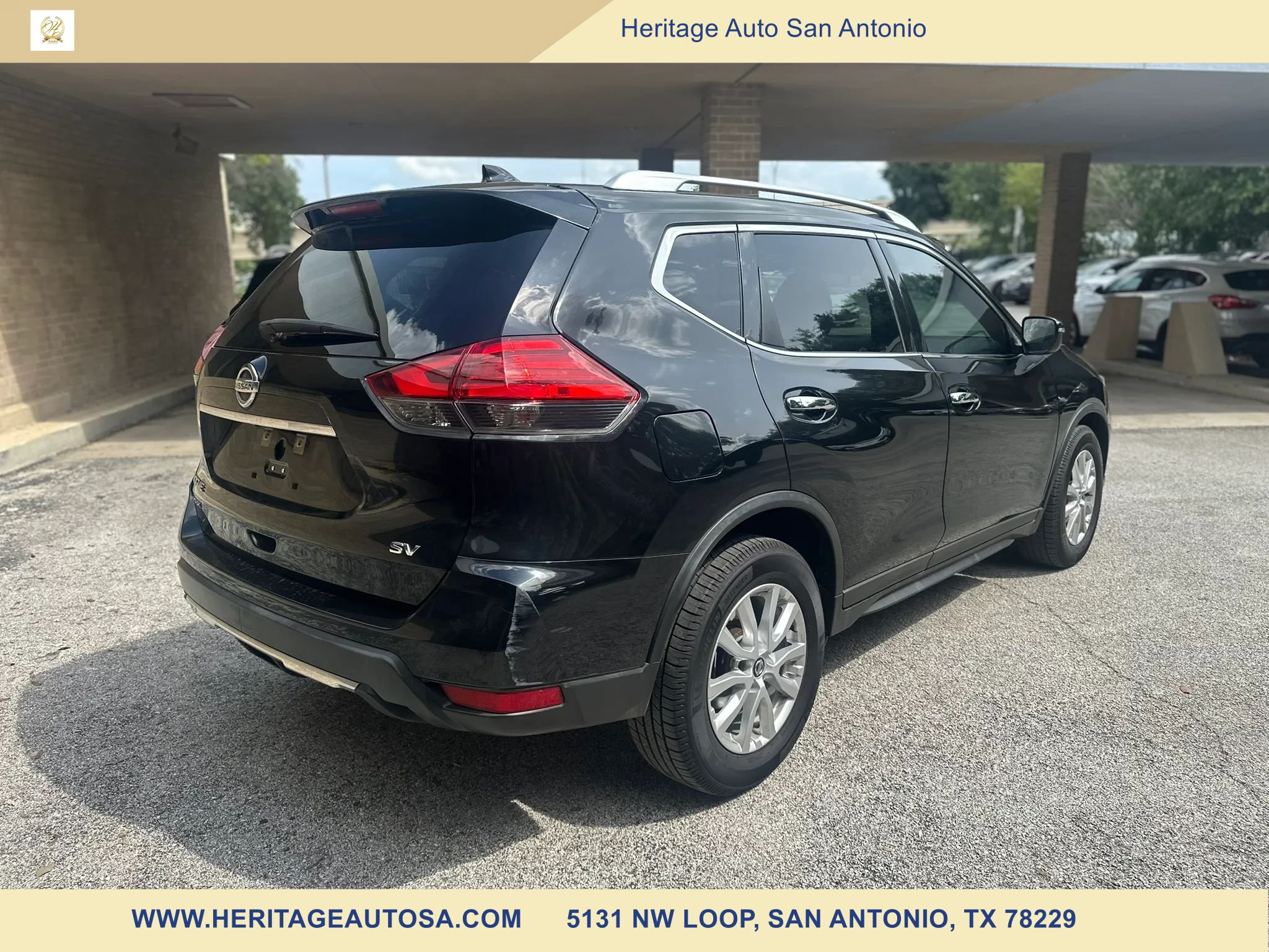 Used 2017 Nissan Rogue SV FWD image 5