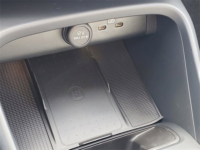 New 2026 Volvo XC40 B5 Core w/ Protection Package Premier image 24