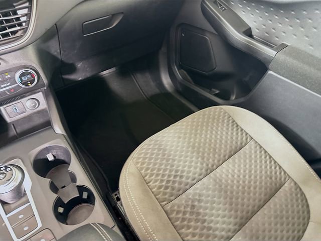 Used 2020 Ford Escape SE image 26