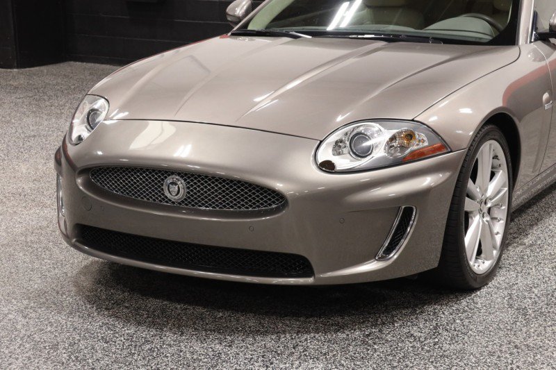 Used 2010 Jaguar XK Coupe RWD image 13
