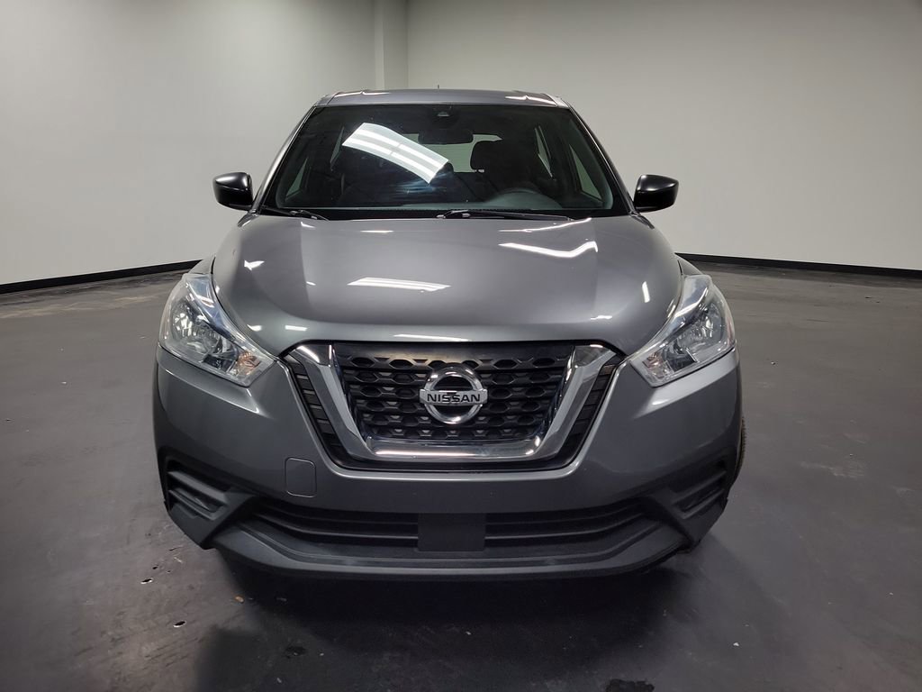 Used 2020 Nissan Kicks S image 2