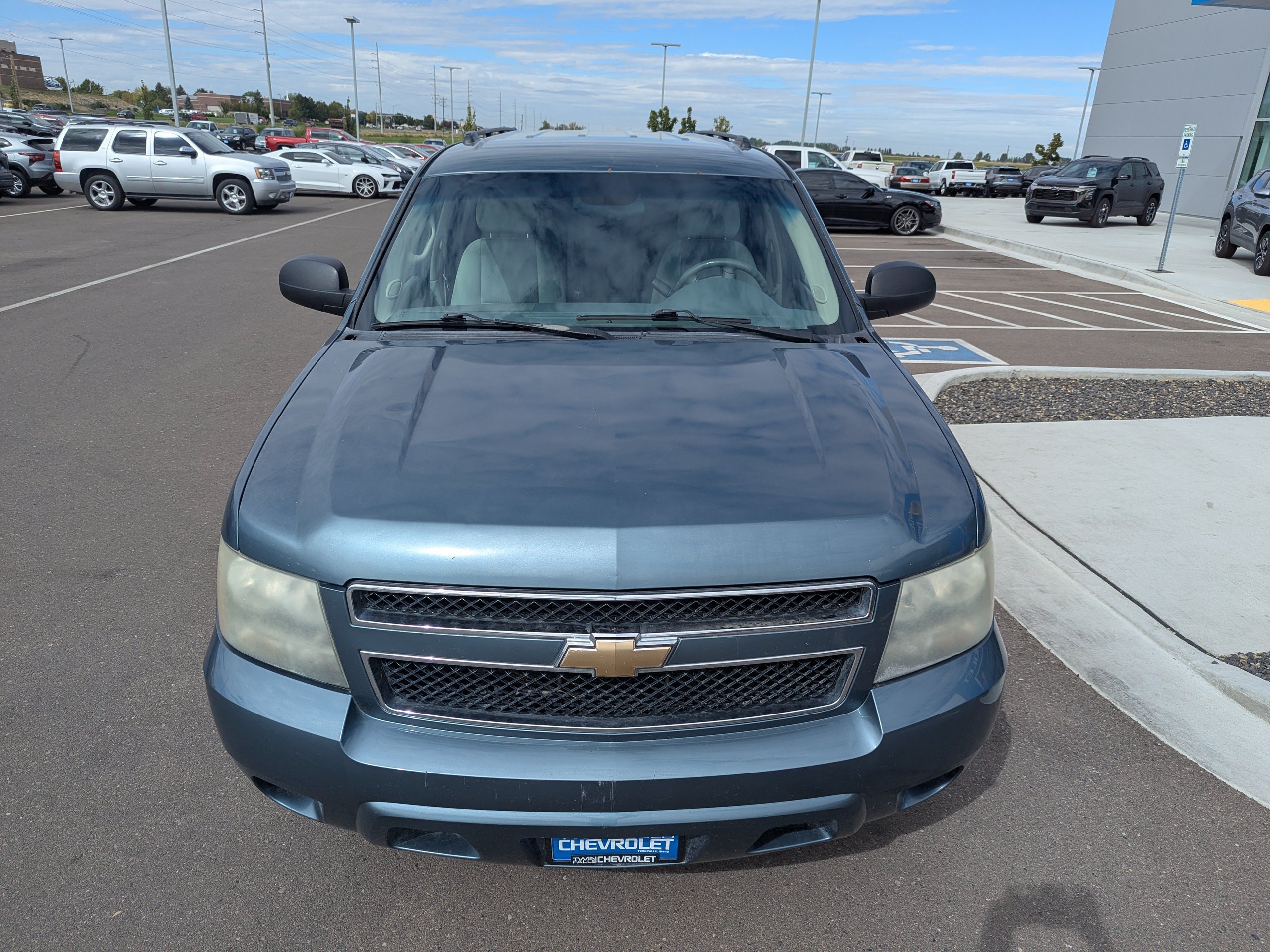 Used 2009 Chevrolet Suburban 2500 LS w/ Skid Plate Package AWD/4WD image 6