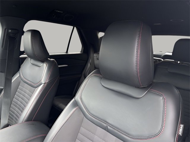 Used 2025 Ford Explorer ST-Line w/ ST-Line Street Pack image 8